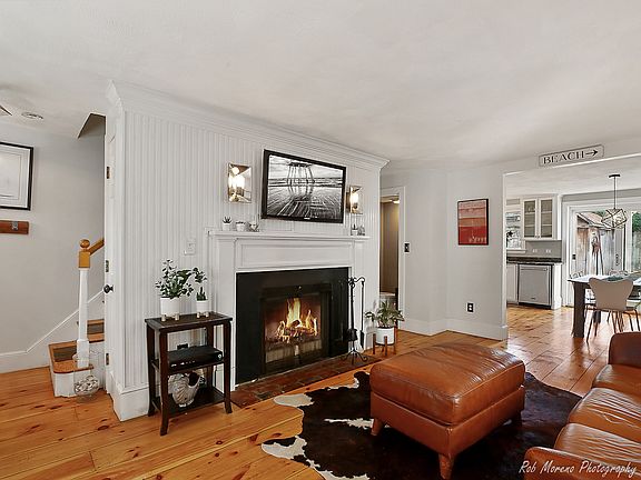 2nd image of 8 Dove St