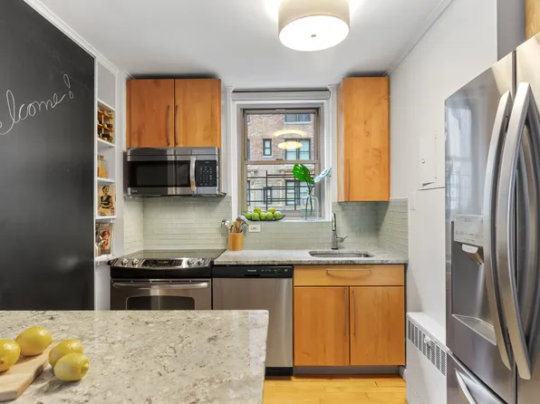 137 East 36th Street image 4 of 13