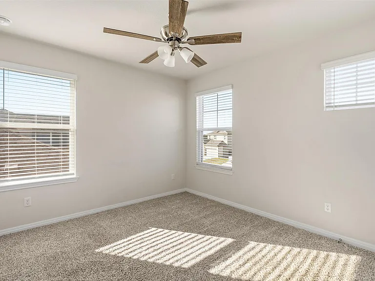 520 Loriner Way — Photo 25