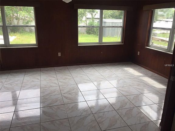 3rd image of 2109 Beatrice Dr