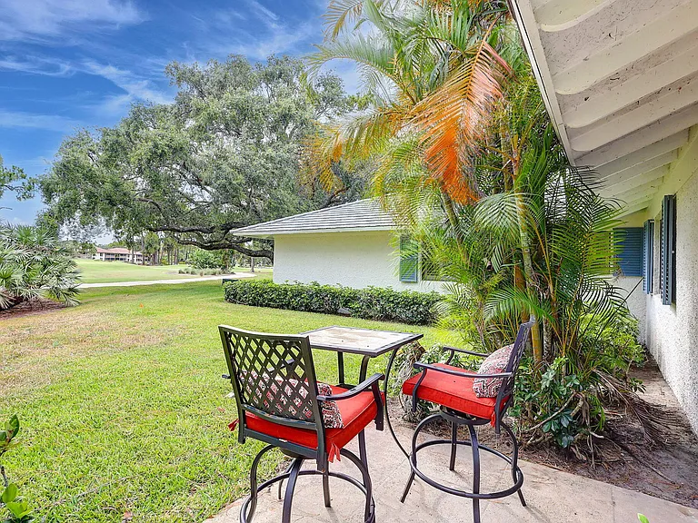 526 Club Dr — Photo 38