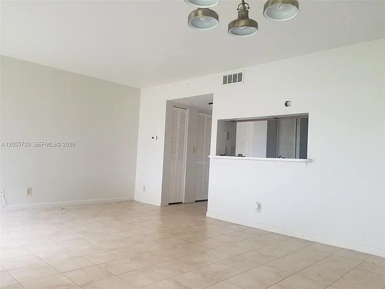9901 Westview Dr #315 — Photo 2