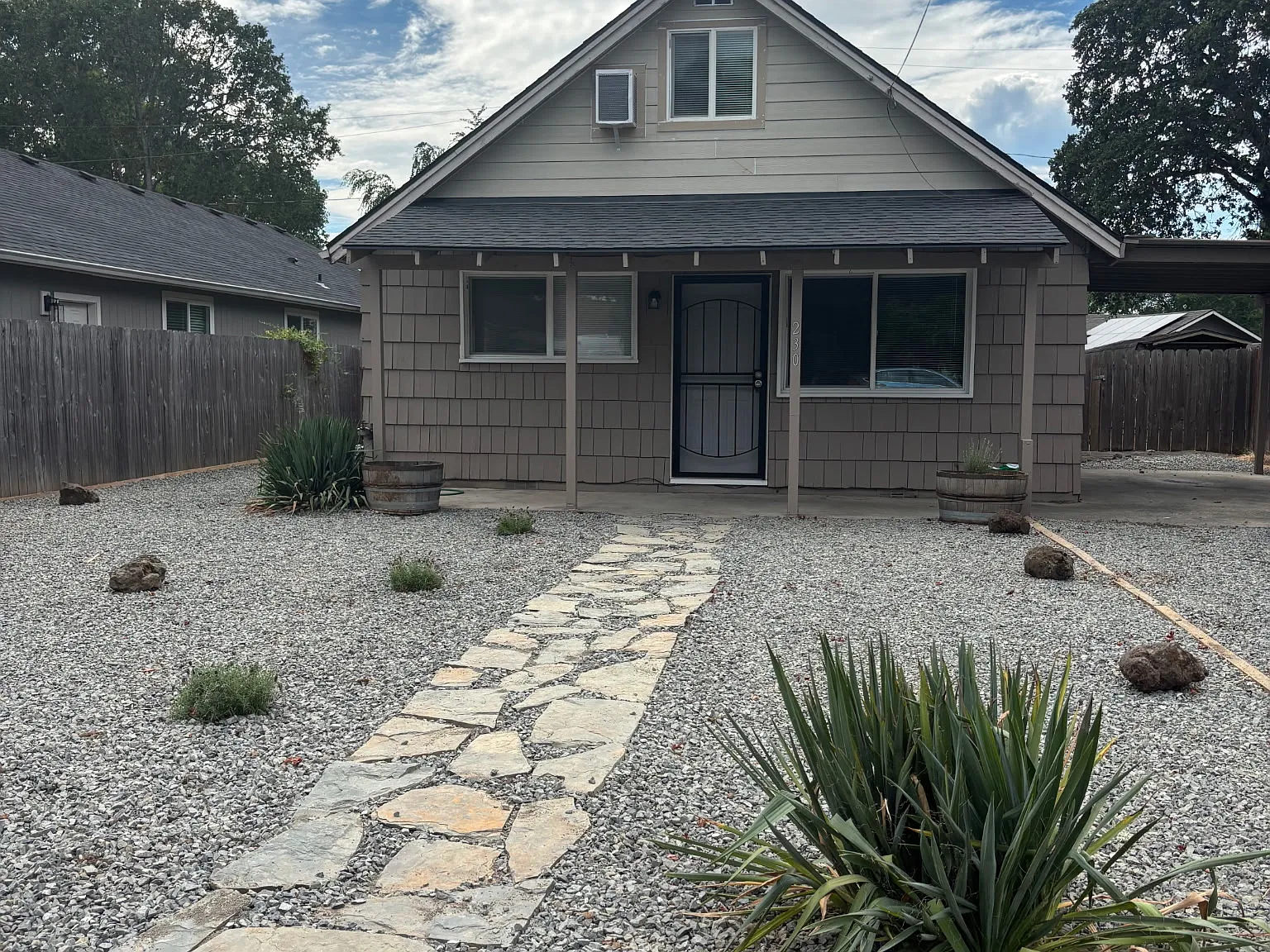 230 SW High St — Photo 1
