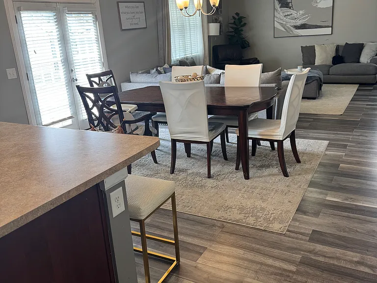 211 Flowing Meadows Dr — Photo 3