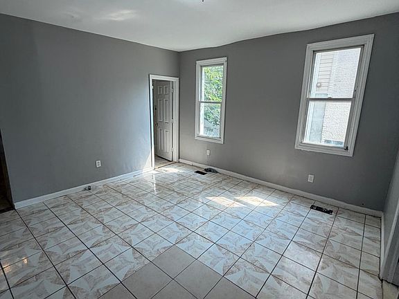 3rd image of 10 Fairmount Ave #A