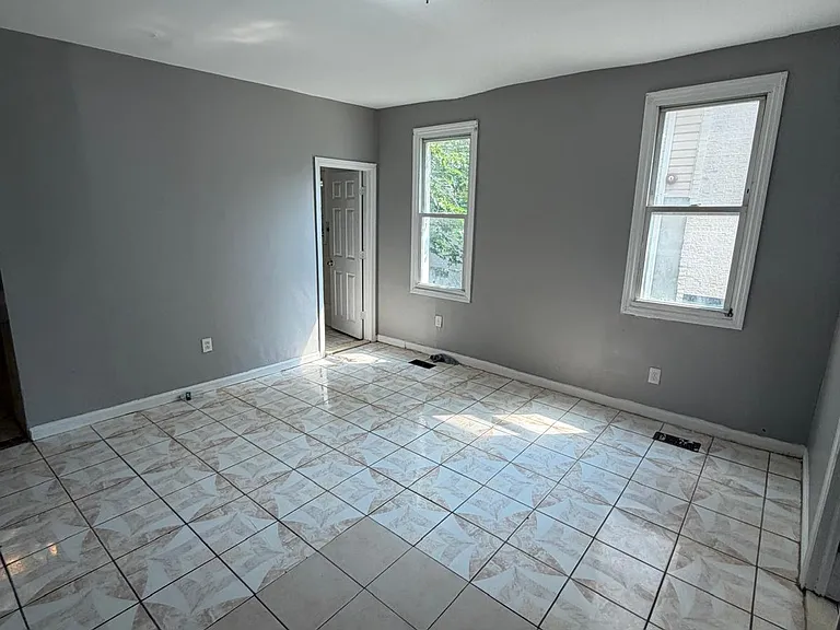10 Fairmount Ave #A — Photo 3