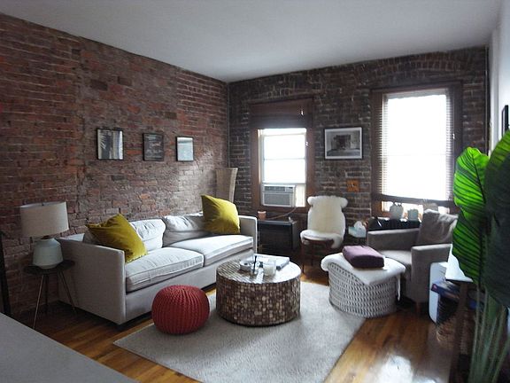 3rd image of 305 E 83rd St APT 5G