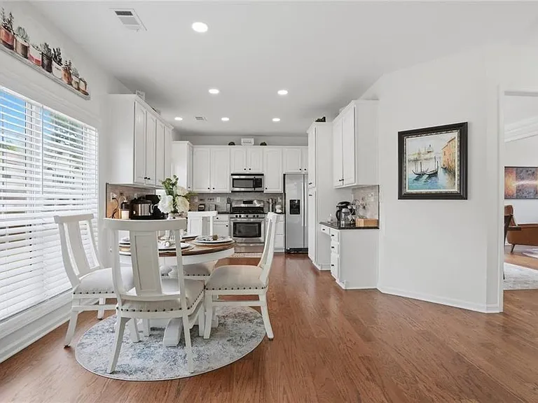 6261 Vinings Vintage Dr — Photo 11