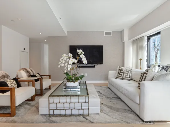 160 East 22nd Street image 3 of 16