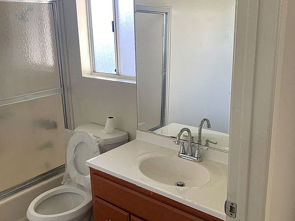 5th image of 1310 W D St #6