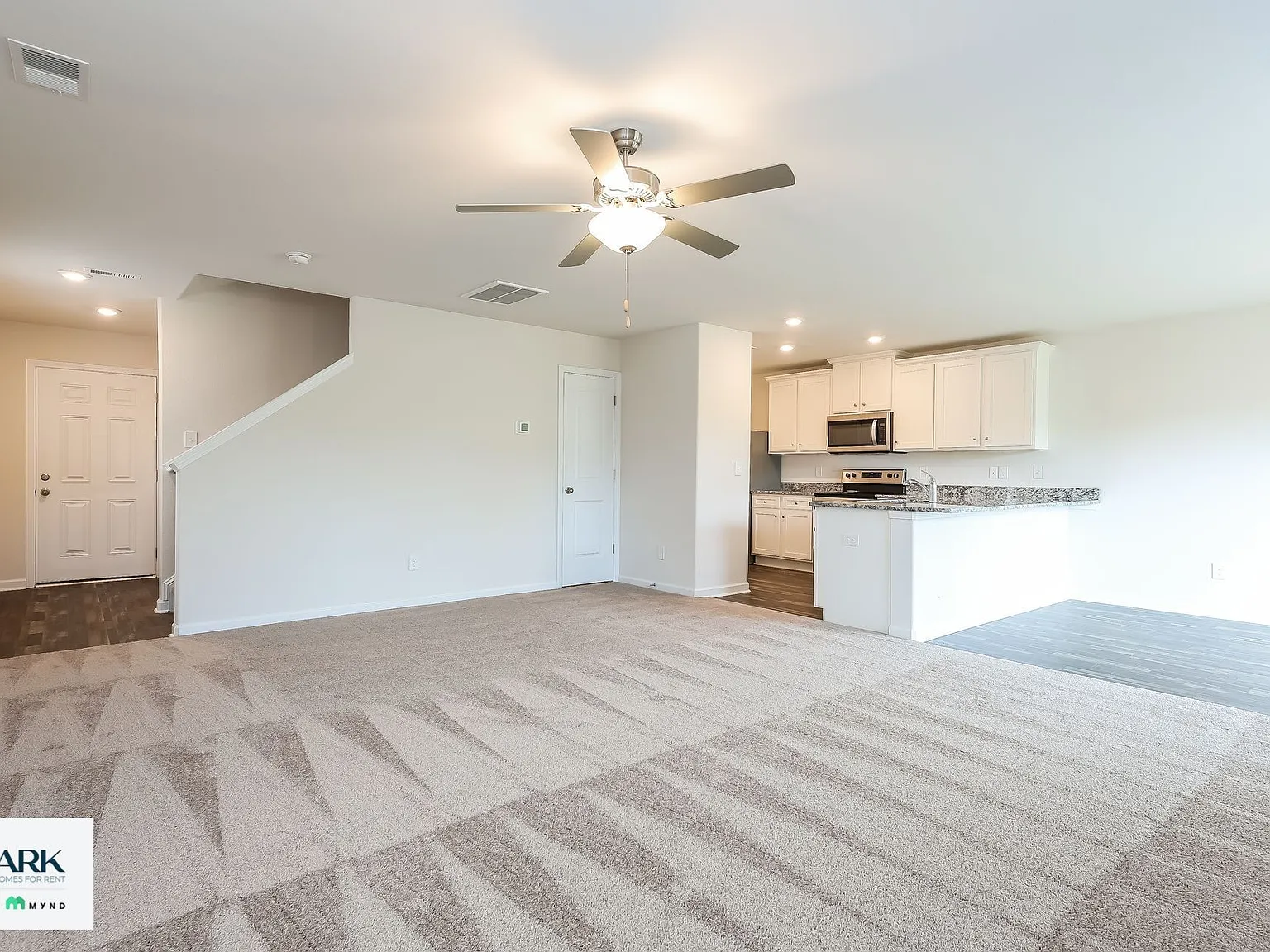 3 bed, 2.5 bath, 1679 sqft, $1,604 — Photo 4