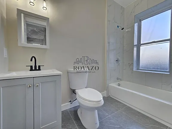2 Bedrooms at 190 N Park St #10, East Orange NJ — photo 5