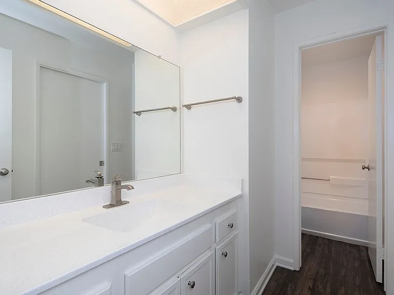 Bonita Heights Apartments — Photo 22