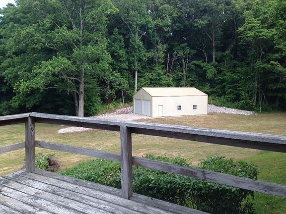 3rd image of 302 Happy Hollow Dr