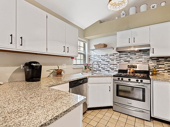 5th image of 215 W Hamilton Dr #215