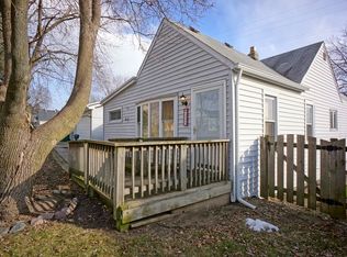 225 E Hawthorne Dr, Round Lake Beach, IL 60073