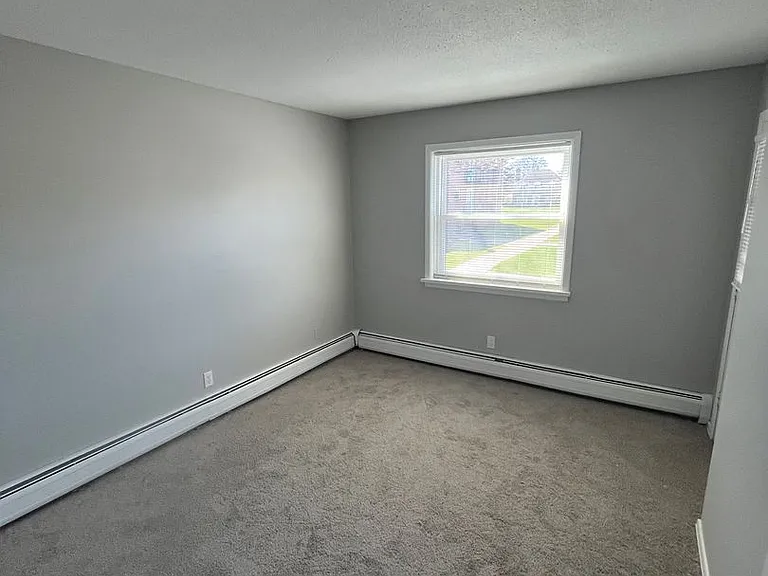 2610-2638 Dewey Ave — Photo 7