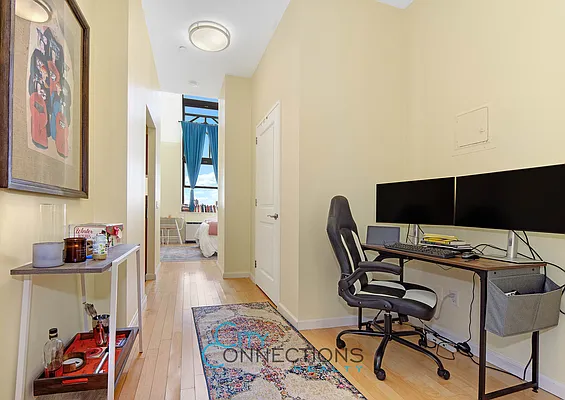 Rented by City Connections Realty | media 3