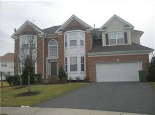 11 Pyanowski Ct, Sayreville, NJ 08872