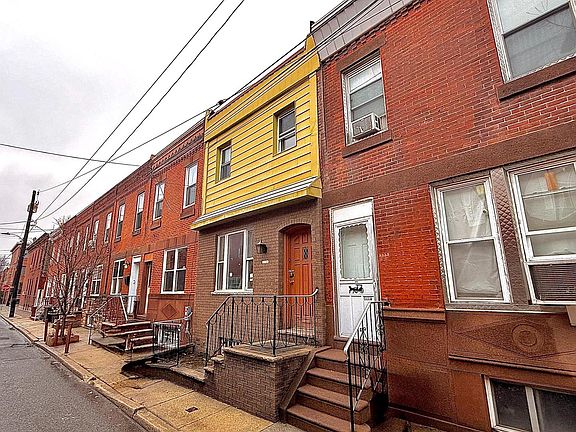 2nd image of 2230 S Rosewood St