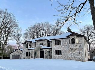 101 Surrey Ln, Colonia, NJ 07067