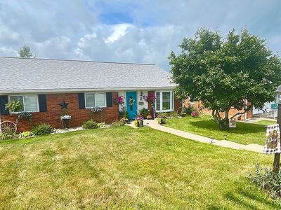 1916 Crestmont Dr, Aliquippa, PA, 15001