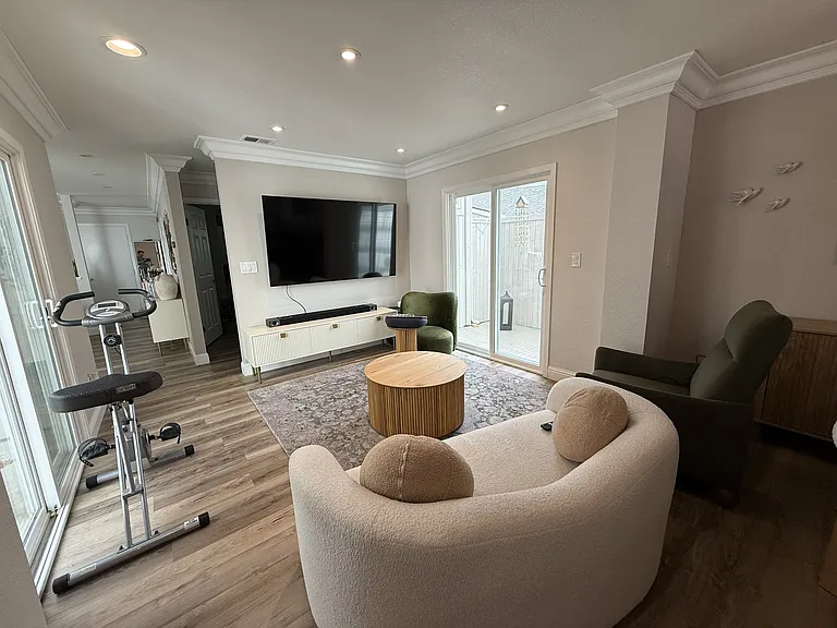 328 Flaming Oak Dr — Photo 4