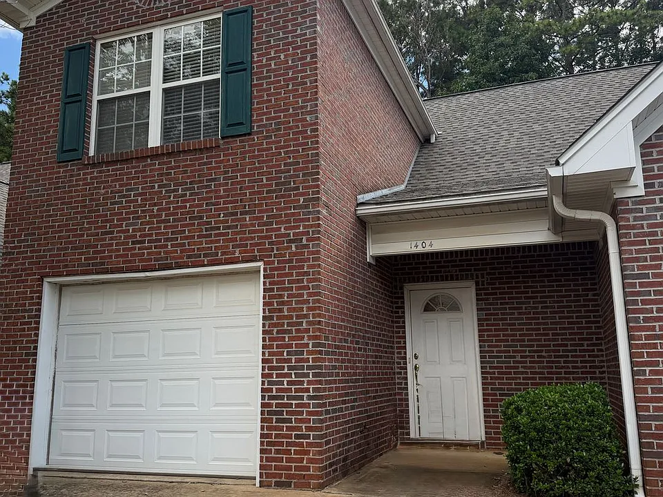 2428 E University Dr #1404
