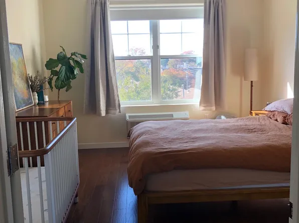 209 Oakdene Place image 3 of 5