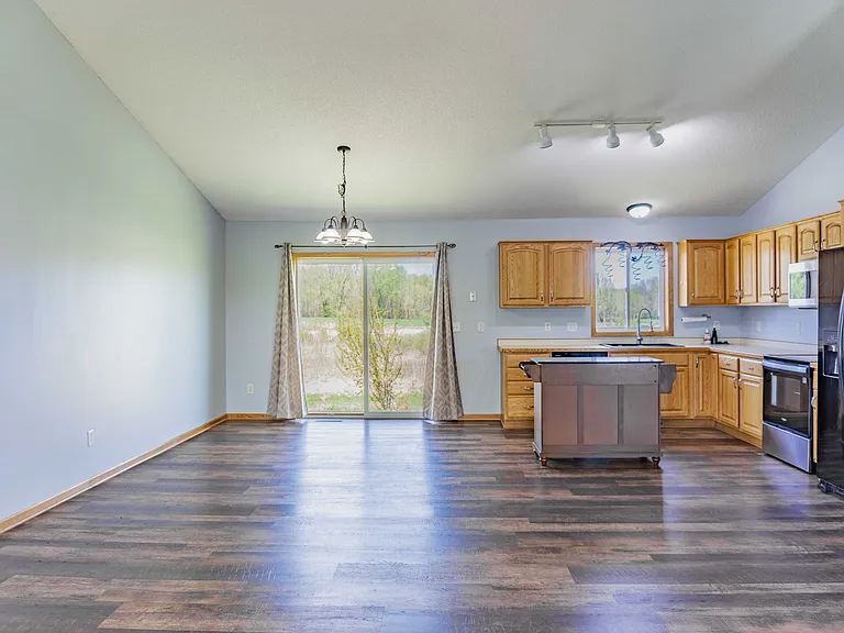 2112 Blake Ave — Photo 15