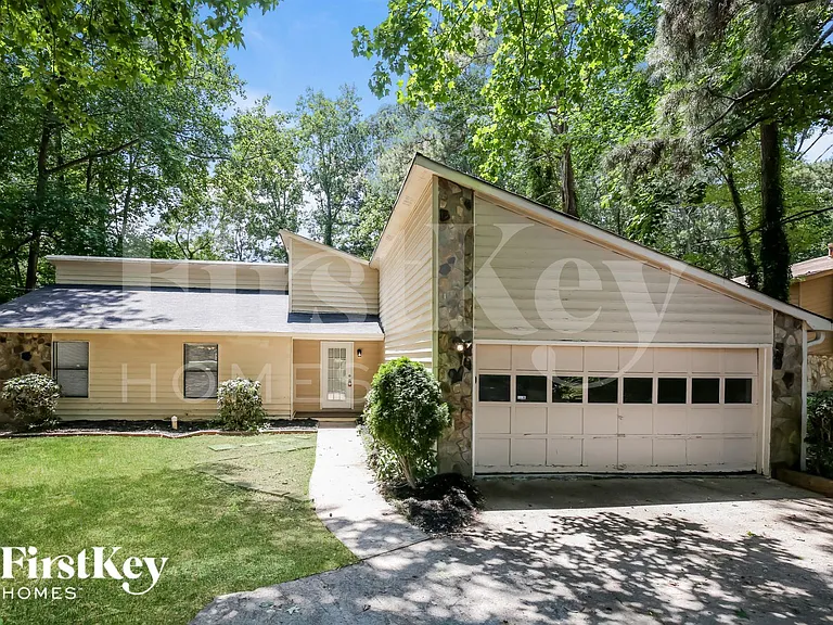 5301 W Jones Bridge Rd — Photo 1