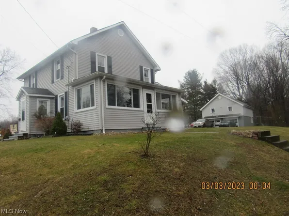 597 Clinton Ave, Conneaut, OH 44030