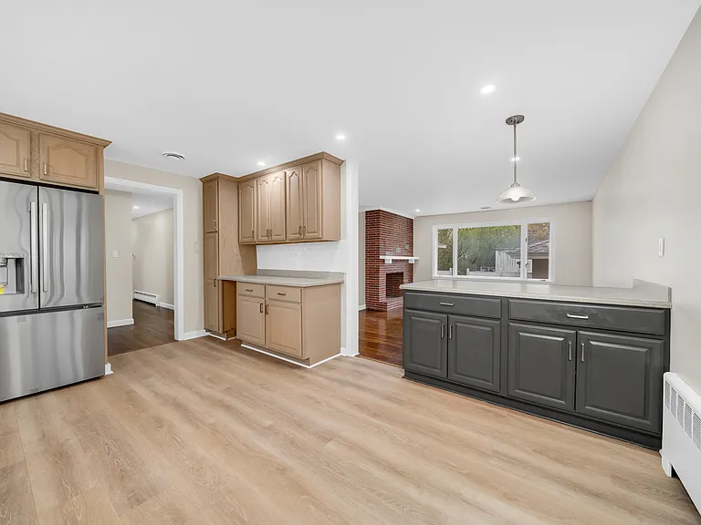 35 Peters St — Photo 6
