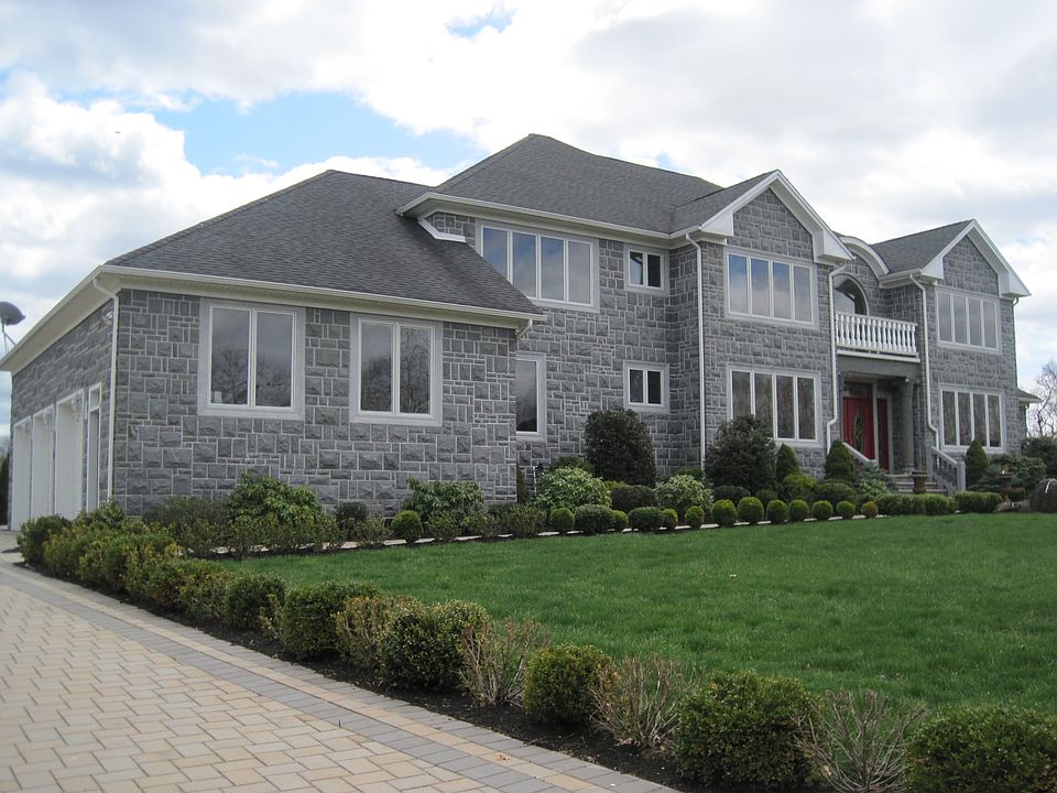 Beautiful Stone Build Coloni
