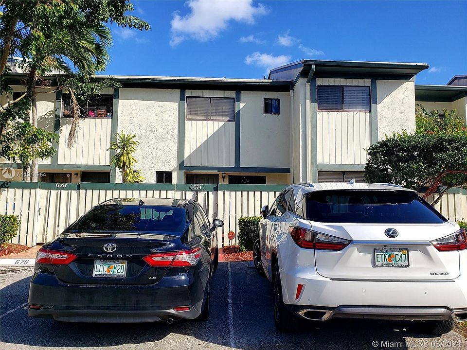 1st image of 674 NE 195th St #674