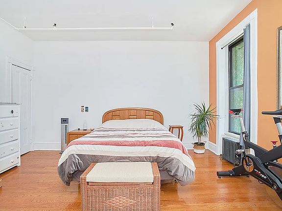 5th image of 343 W 121st St APT 2
