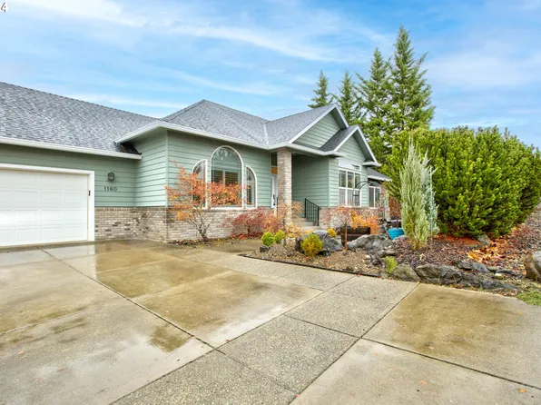 1160 NE Granite Ridge St, Roseburg, OR 97470