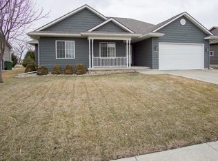 565 Prairie Blvd, Dakota Dunes, SD 57049