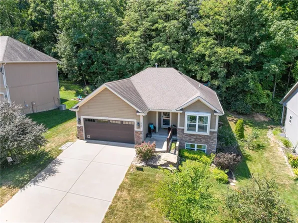 5730 NW Michaels Cv, Parkville, MO 64152