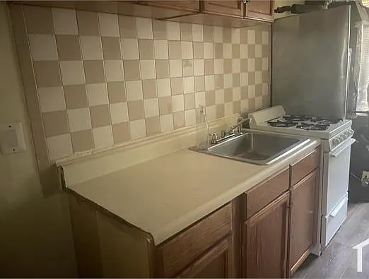 2 bed, 850 sqft, $1,300 — Photo 3