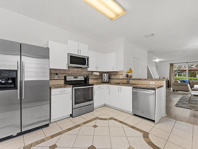 2264 Salerno Cir — Photo 8