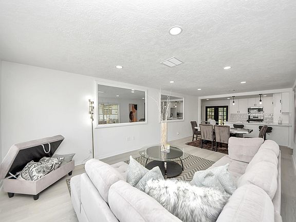 3rd image of 9610 Westview Dr