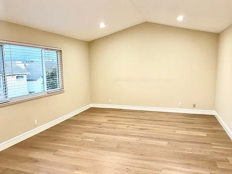 34520 Willbridge Ter — Photo 17