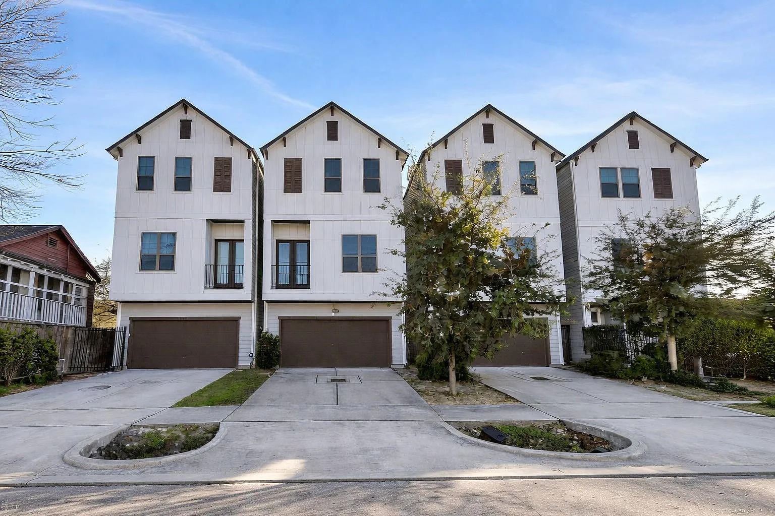 3 bed, 3.5 bath, 1817 sqft, $2,550 — Photo 3