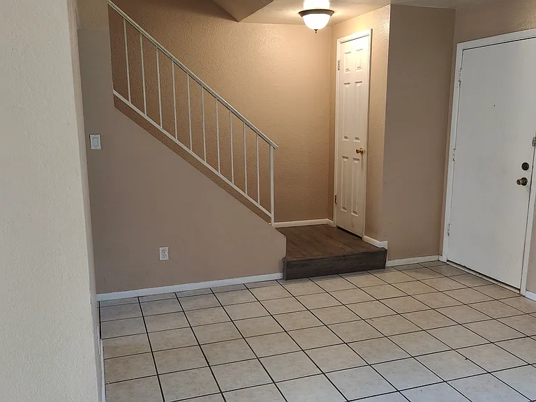 1028 E Bendix Dr — Photo 12