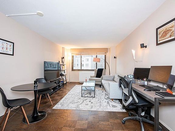 2nd image of 2025 Broadway APT 15K