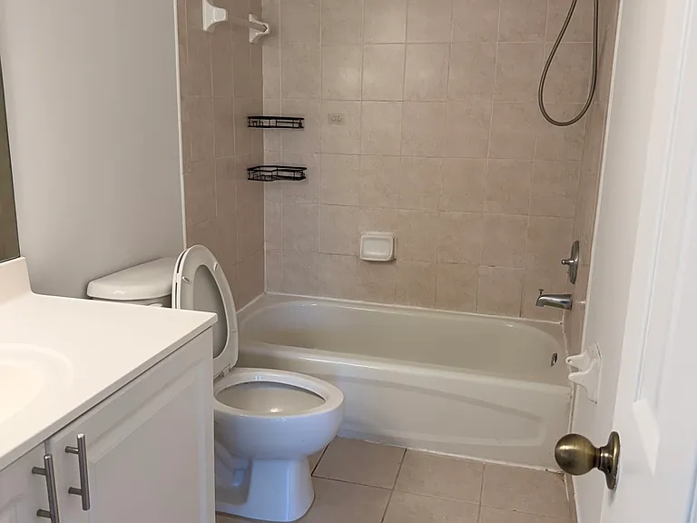 1601 Lakeview Dr W #1601 — Photo 1