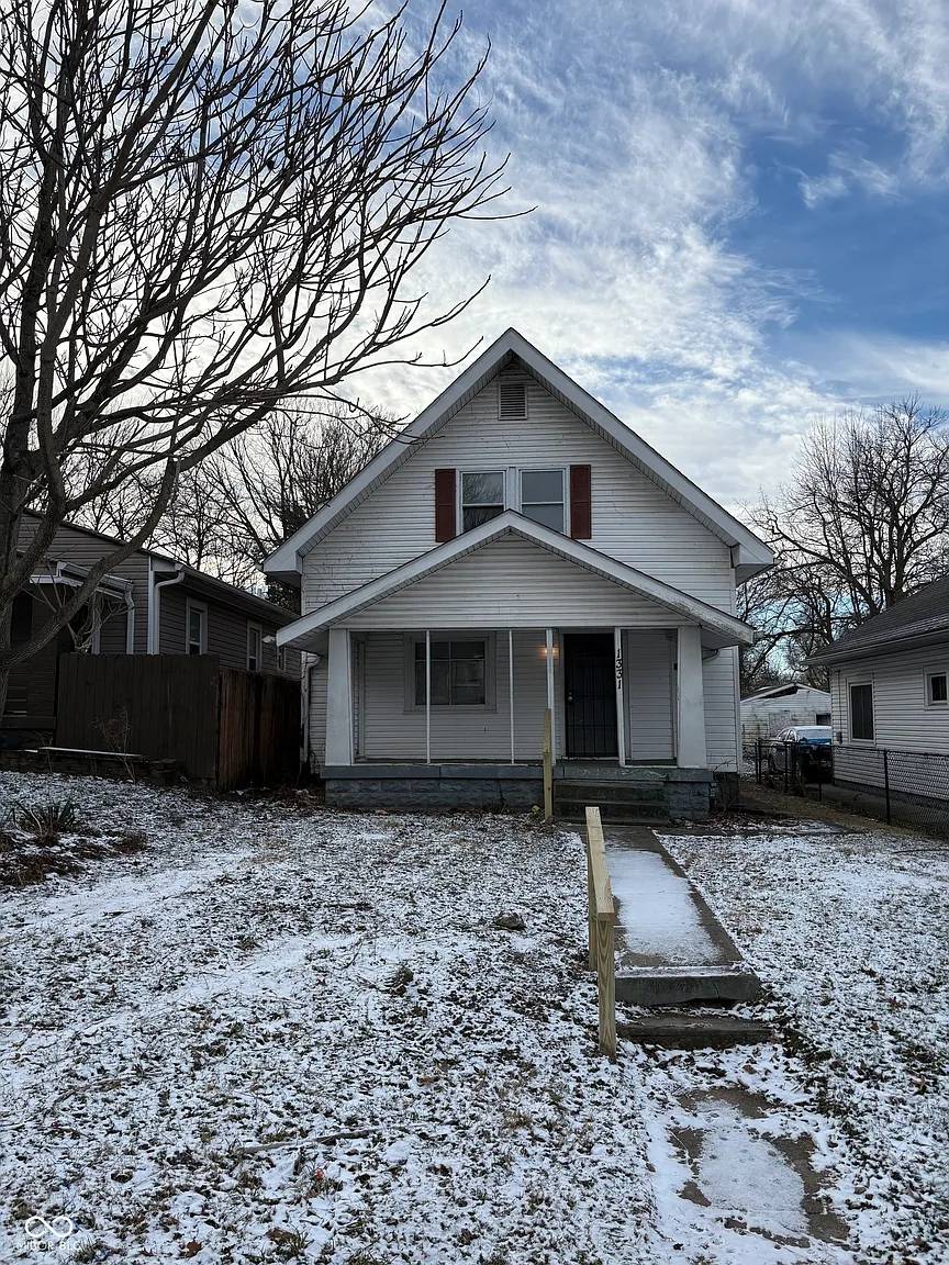 1331 W 34th St photo 1