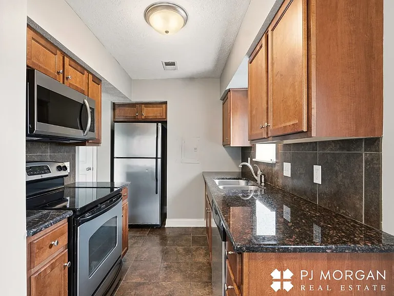 Mill Pointe — Photo 10