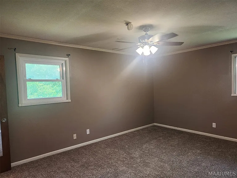 1203 Oates Rd — Photo 35
